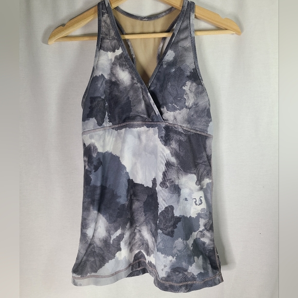 Lululemon Deep V Tank White Coal Tinted Canvas Super- size 8 - Picture 3 of 6